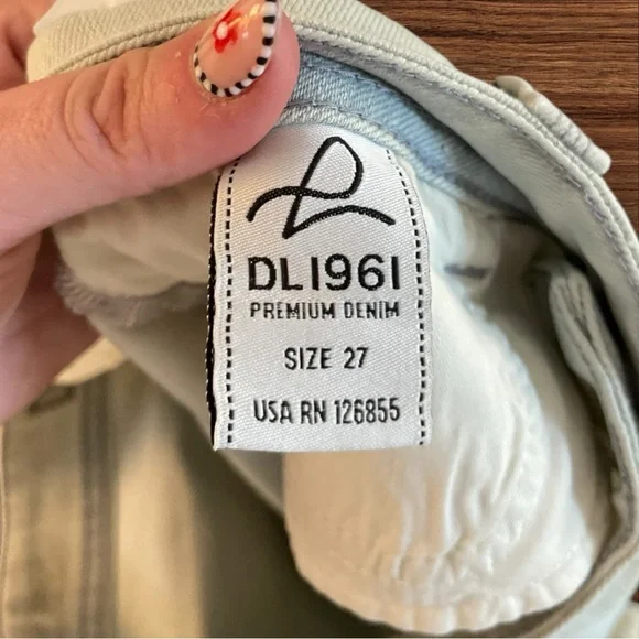 NWT DL1961 Roxy Kick Flare Light Wash Jeans - Picture 6 of 12